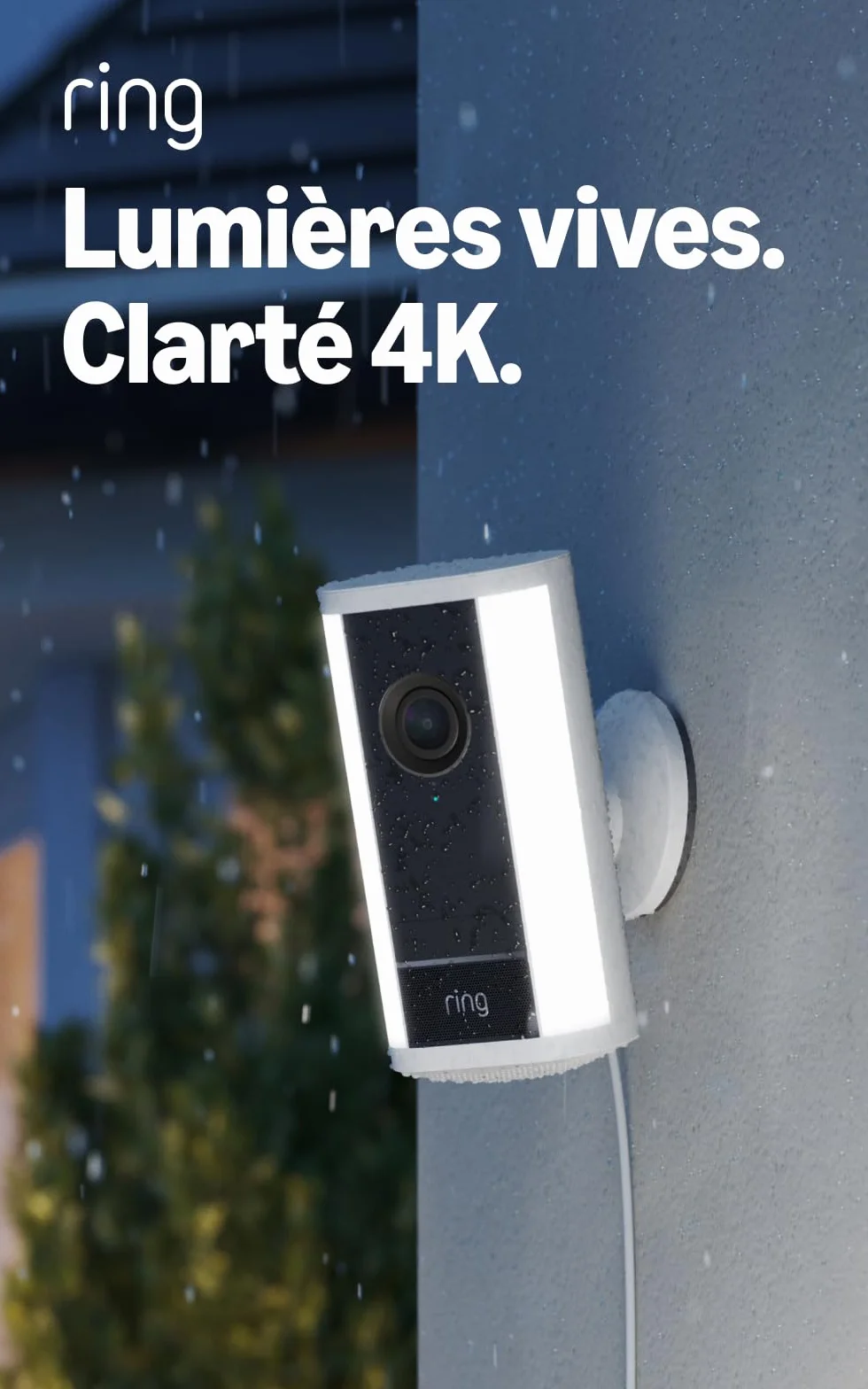 Ring caméra Spotlight Pro (Spotlight Cam Pro, nouvelle génération) sur secteur | Caméra de surveillance extérieure | Retinal 4K, Zoom 10x | Essai gratuit de 30 jours de l'abonnement Ring