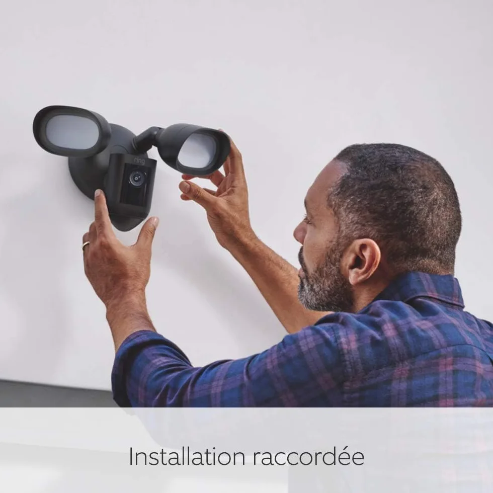 Ring caméra Floodlight Pro filaire (Floodlight Cam Wired Pro) |Vidéo 2K avec Ring Vision, détection de mouvements 3D, alternative à la vidéosurveillance | Essai gratuit de Ring Home pendant 30 jours