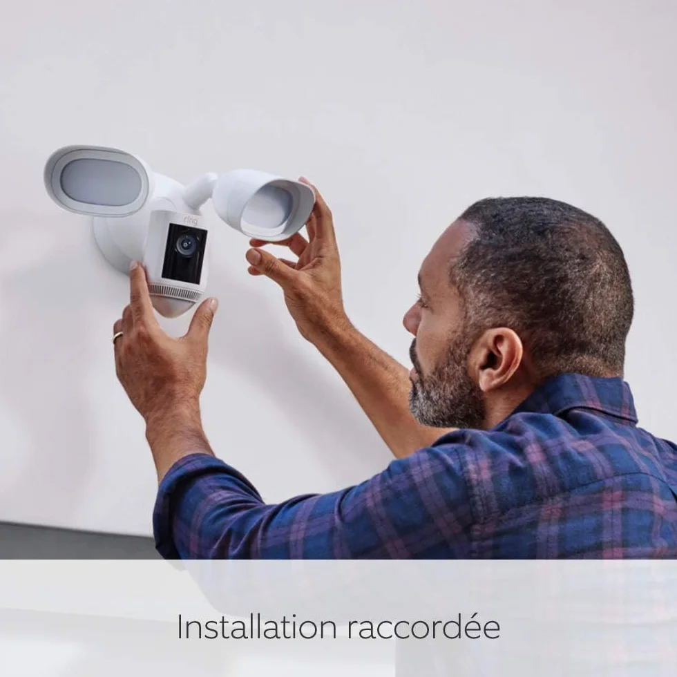 Ring caméra Floodlight Pro filaire (Floodlight Cam Wired Pro) |Vidéo 2K avec Ring Vision, détection de mouvements 3D, alternative à la vidéosurveillance | Essai gratuit de Ring Home pendant 30 jours